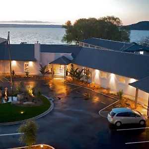 https://wai-ora-lakeside-spa-resort.rotoruahotelsnz.com